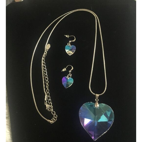 Gorgeous New Prism Swarovski Crystal Heart Necklace & Earring Set - Picture 4 of 4
